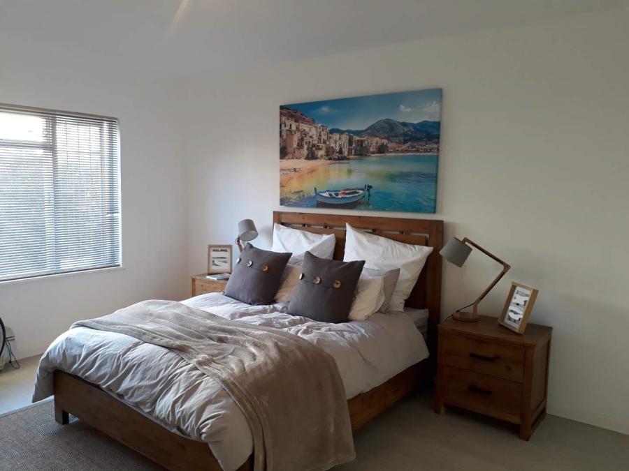 To Let 2 Bedroom Property for Rent in Bantry Bay Western Cape